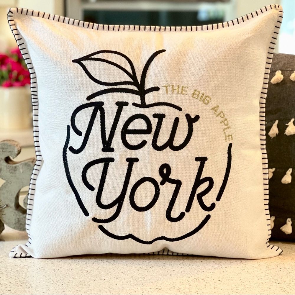 New York Throw Pillow Cover